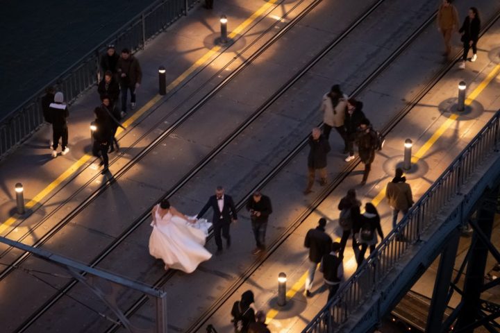 Wedding on the bridge in Porto