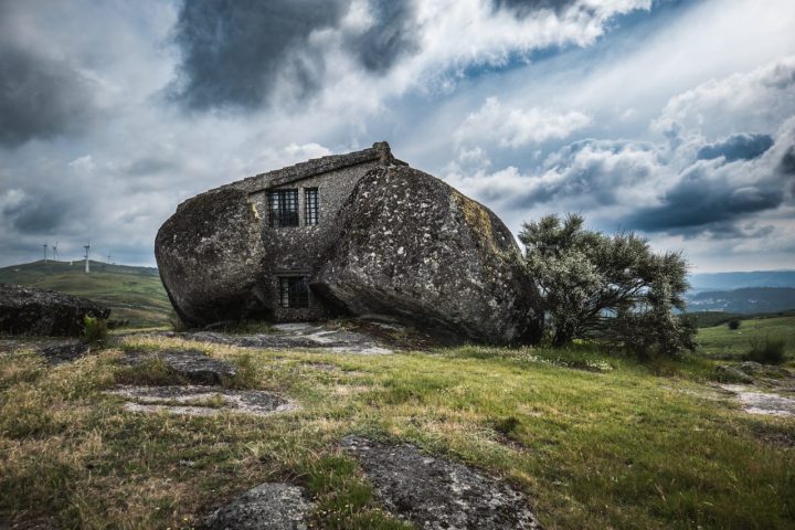 Casa do Penedo